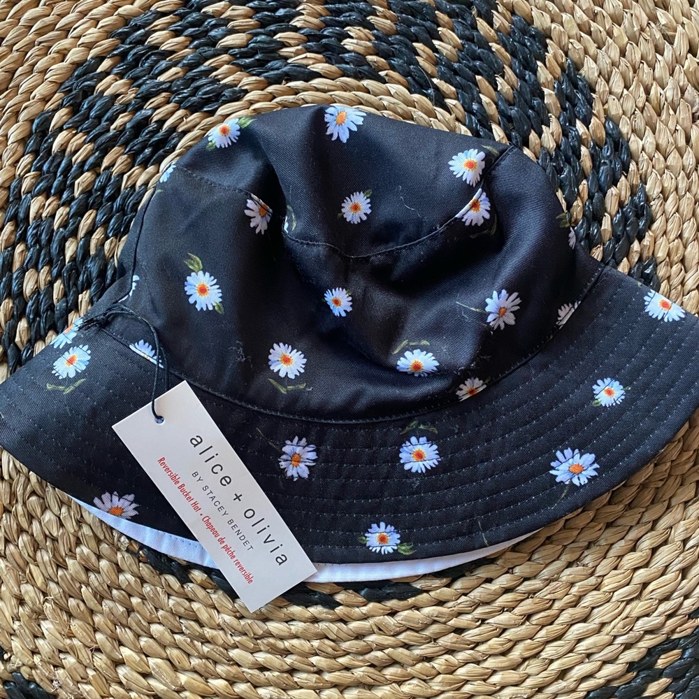 Daisy bucket hat!!!